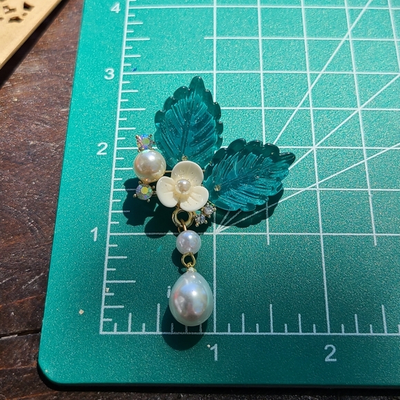 Antique Teal and Pearl Floral Brooch - Picture 5 of 7